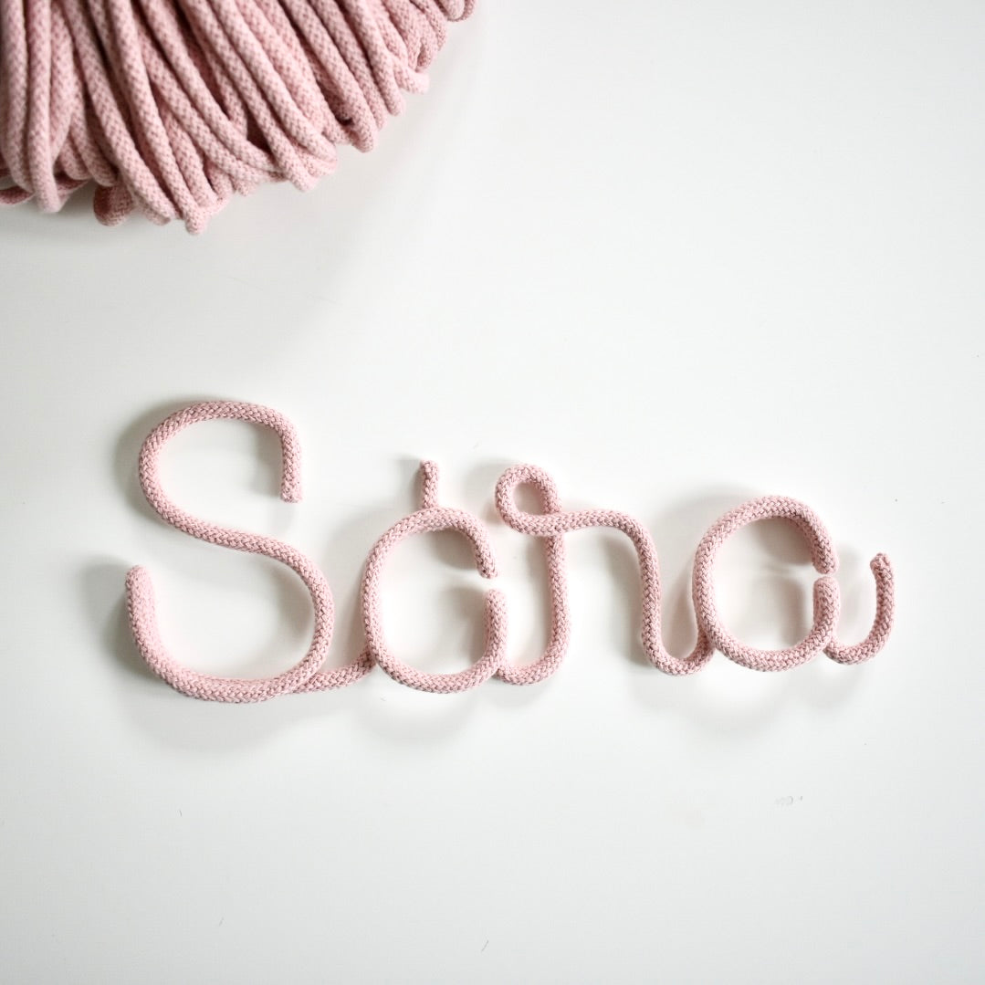 Névre szóló felirat