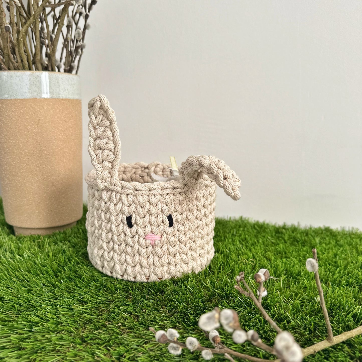 Nyuszis horgolt kosár