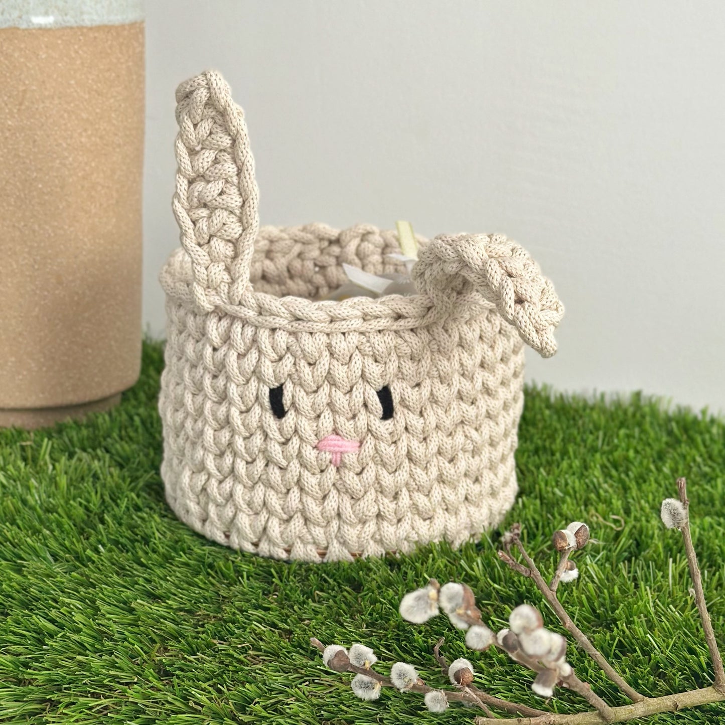 Nyuszis horgolt kosár