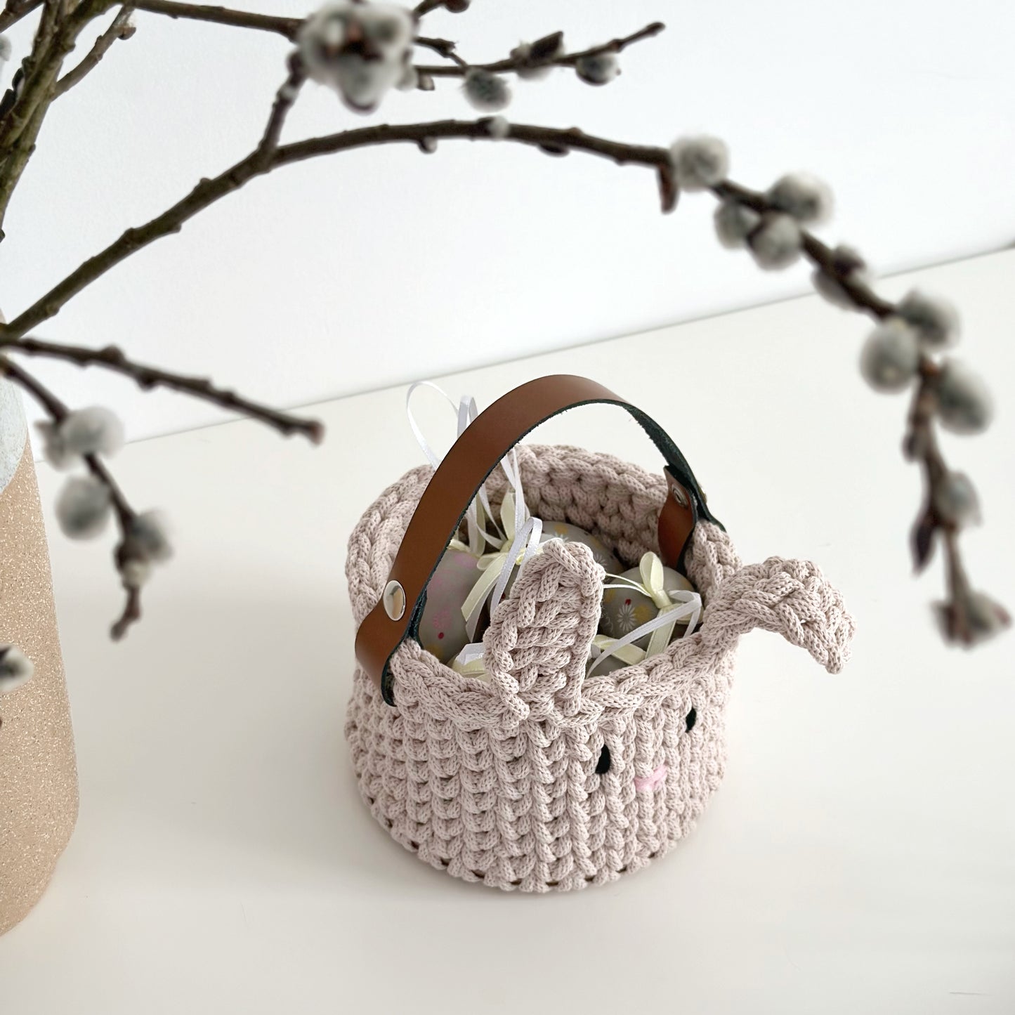 Nyuszis horgolt kosár